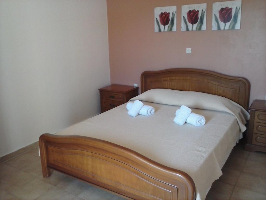 Athineos Apartments Коммено Экстерьер фото