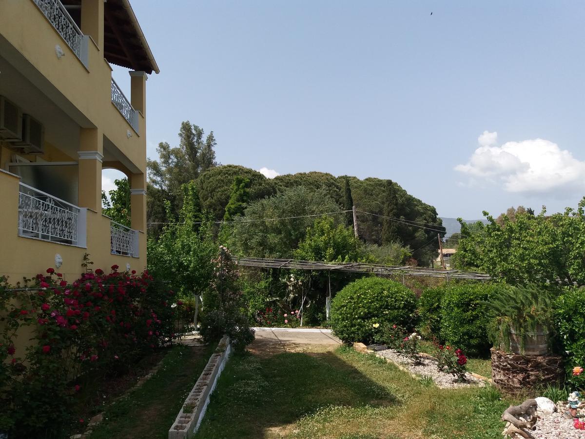 Athineos Apartments Коммено Экстерьер фото