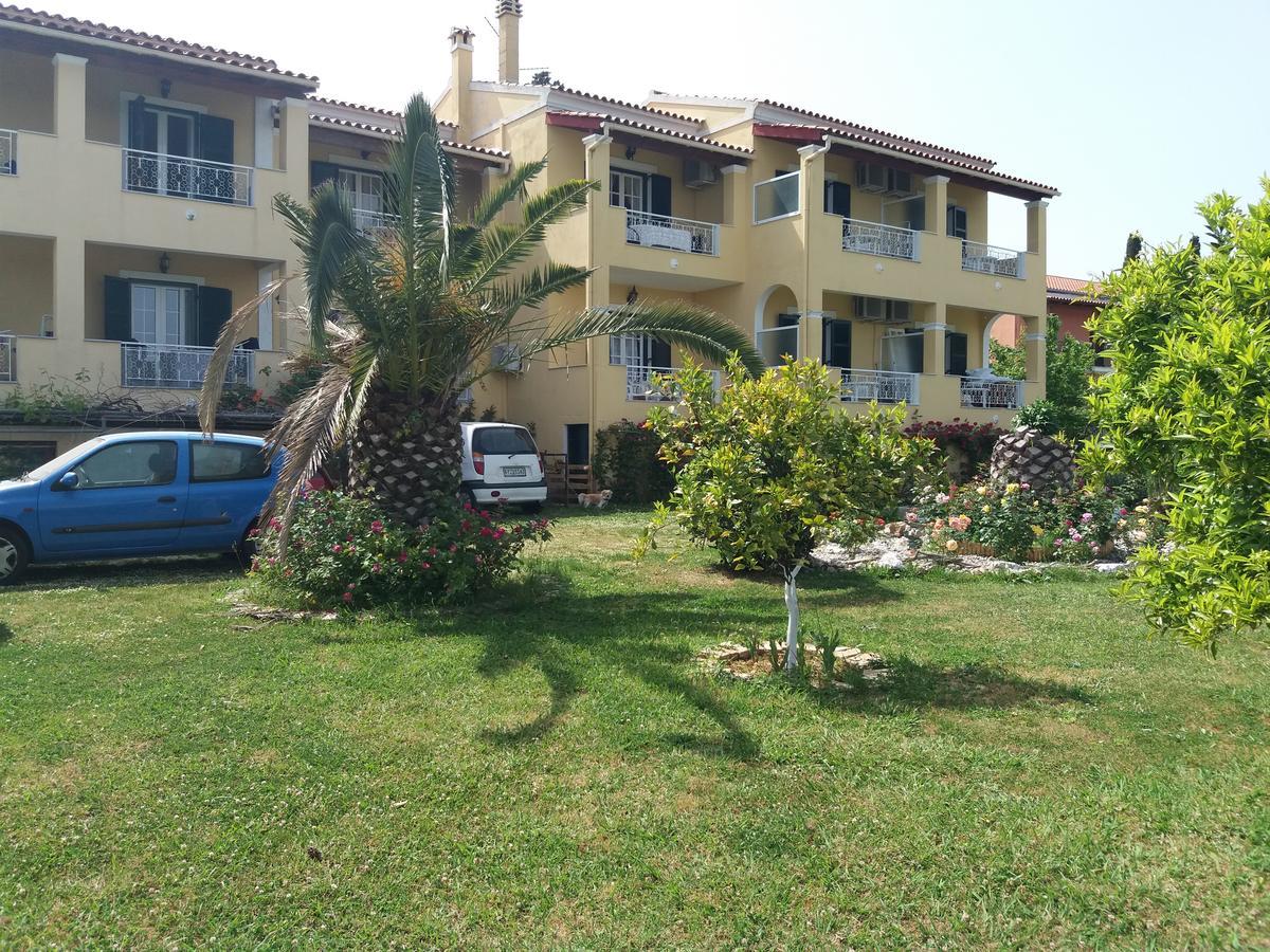 Athineos Apartments Коммено Экстерьер фото