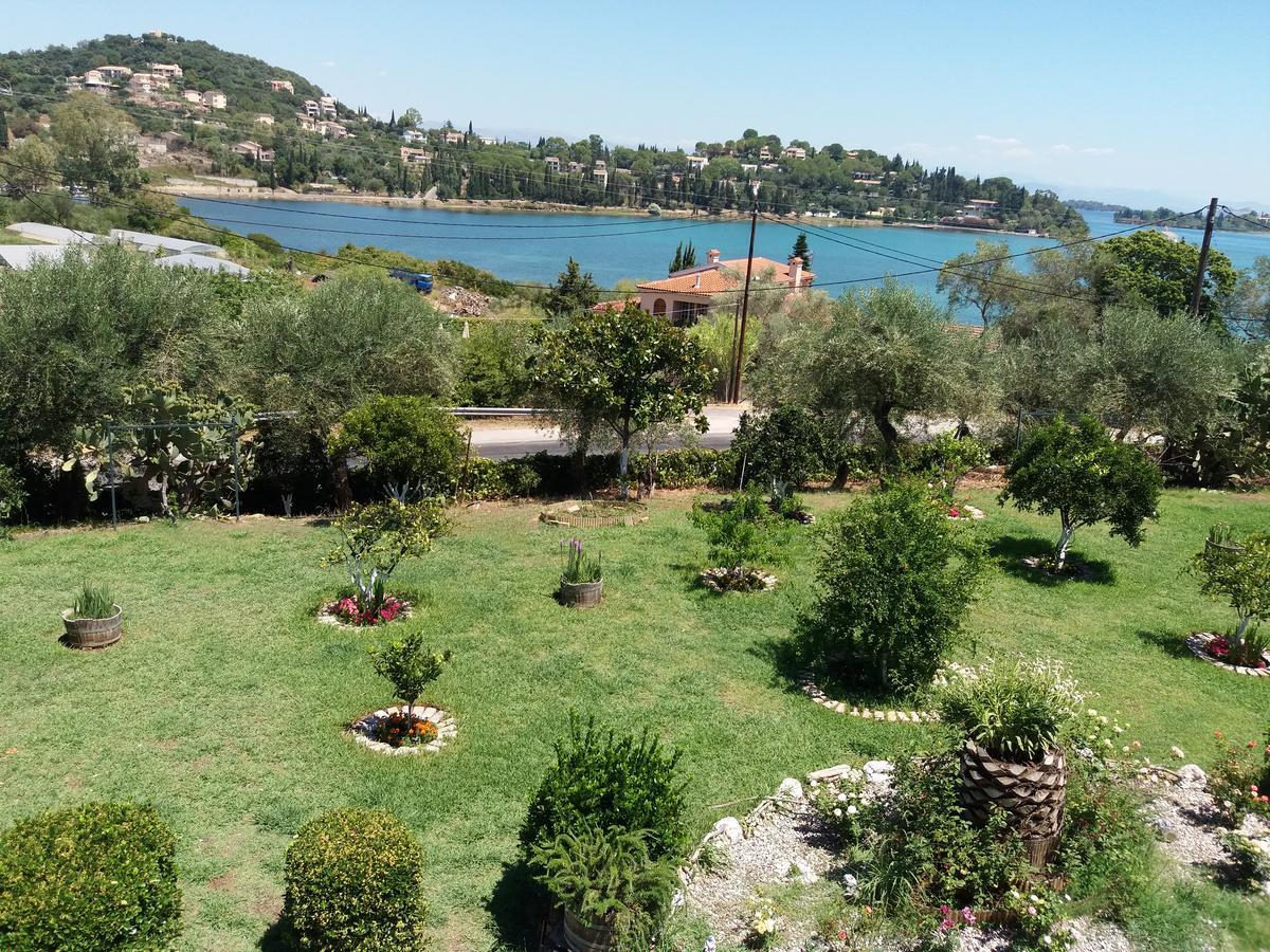 Athineos Apartments Коммено Экстерьер фото